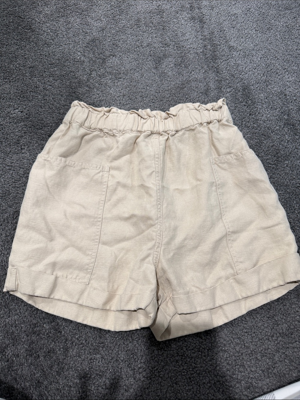 Wilfred Cream Elastic-Waist Cuffed Linen-Blend Shorts